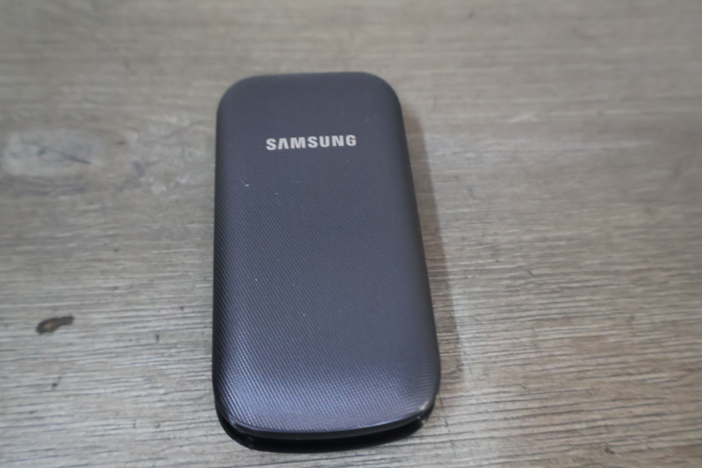 Samsung GT-E1270 klaptelefoon – foto 8 – kavel bij GSD Auctions, Zoeterwoude