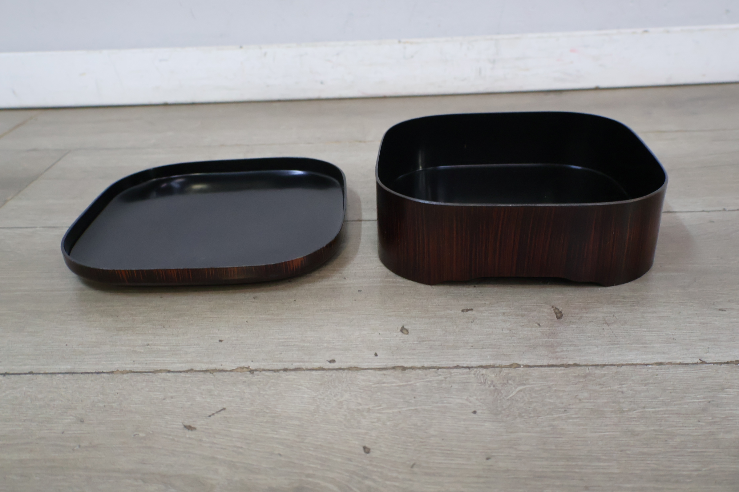 Houten sieraden- of opbergdoos met ingelegde decoraties – foto 9 – kavel bij GSD Auctions, Zoeterwoude