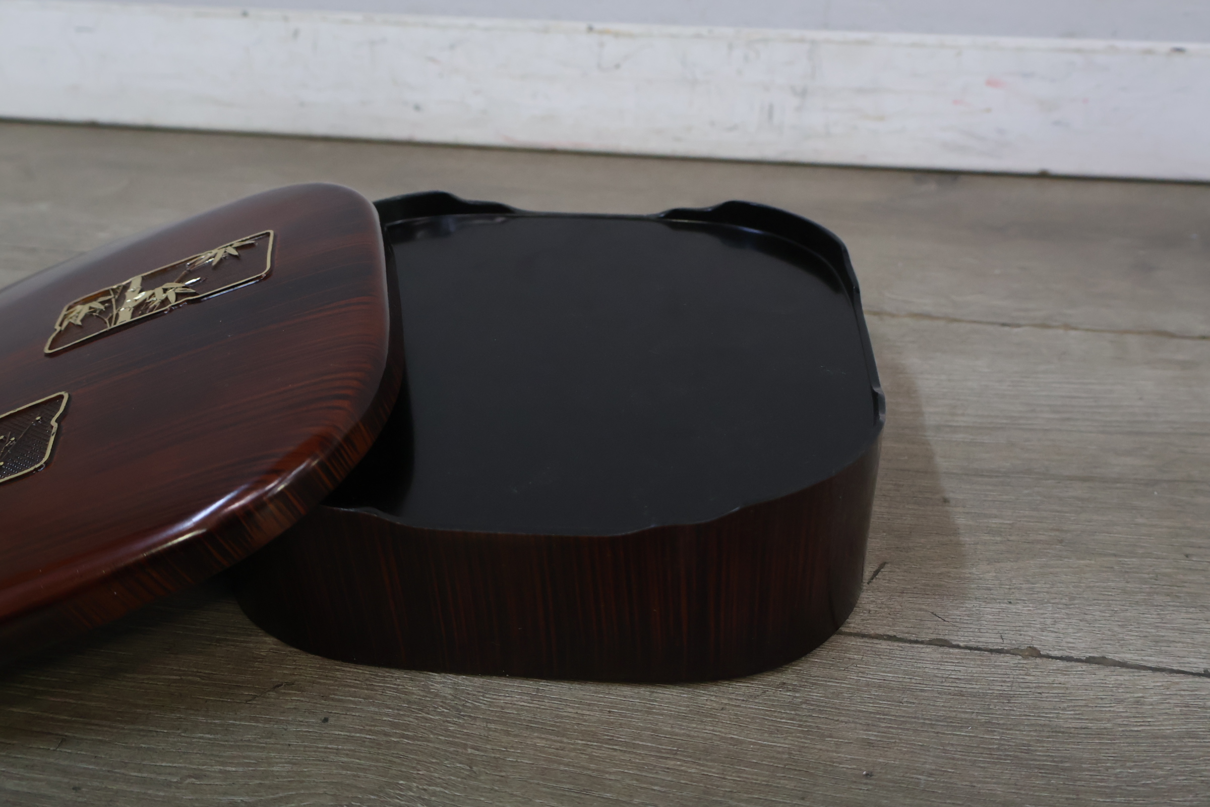 Houten sieraden- of opbergdoos met ingelegde decoraties – foto 14 – kavel bij GSD Auctions, Zoeterwoude