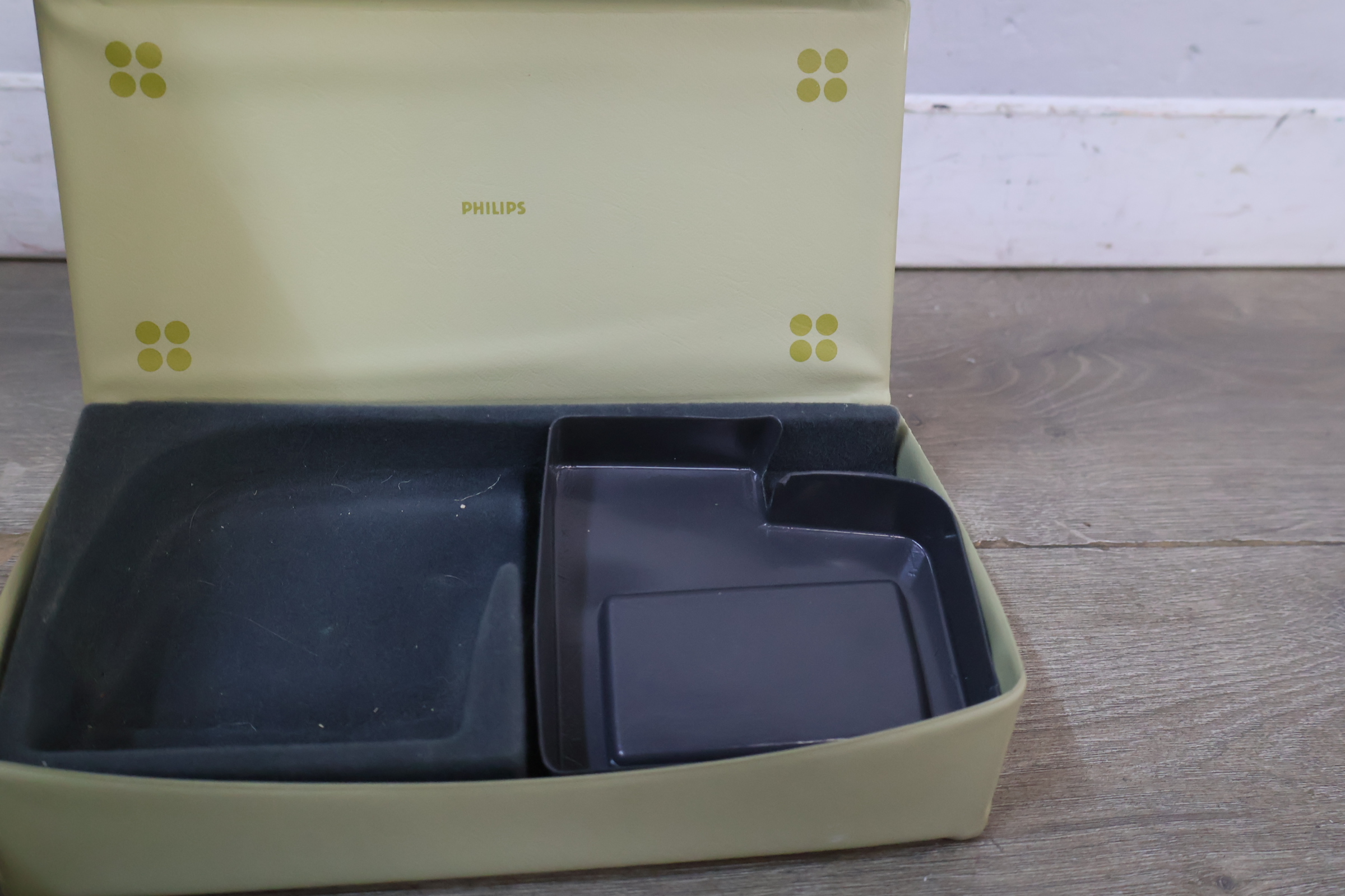 Philips elektrische haarverzorger met accessoires – foto 4 – kavel bij GSD Auctions, Zoeterwoude