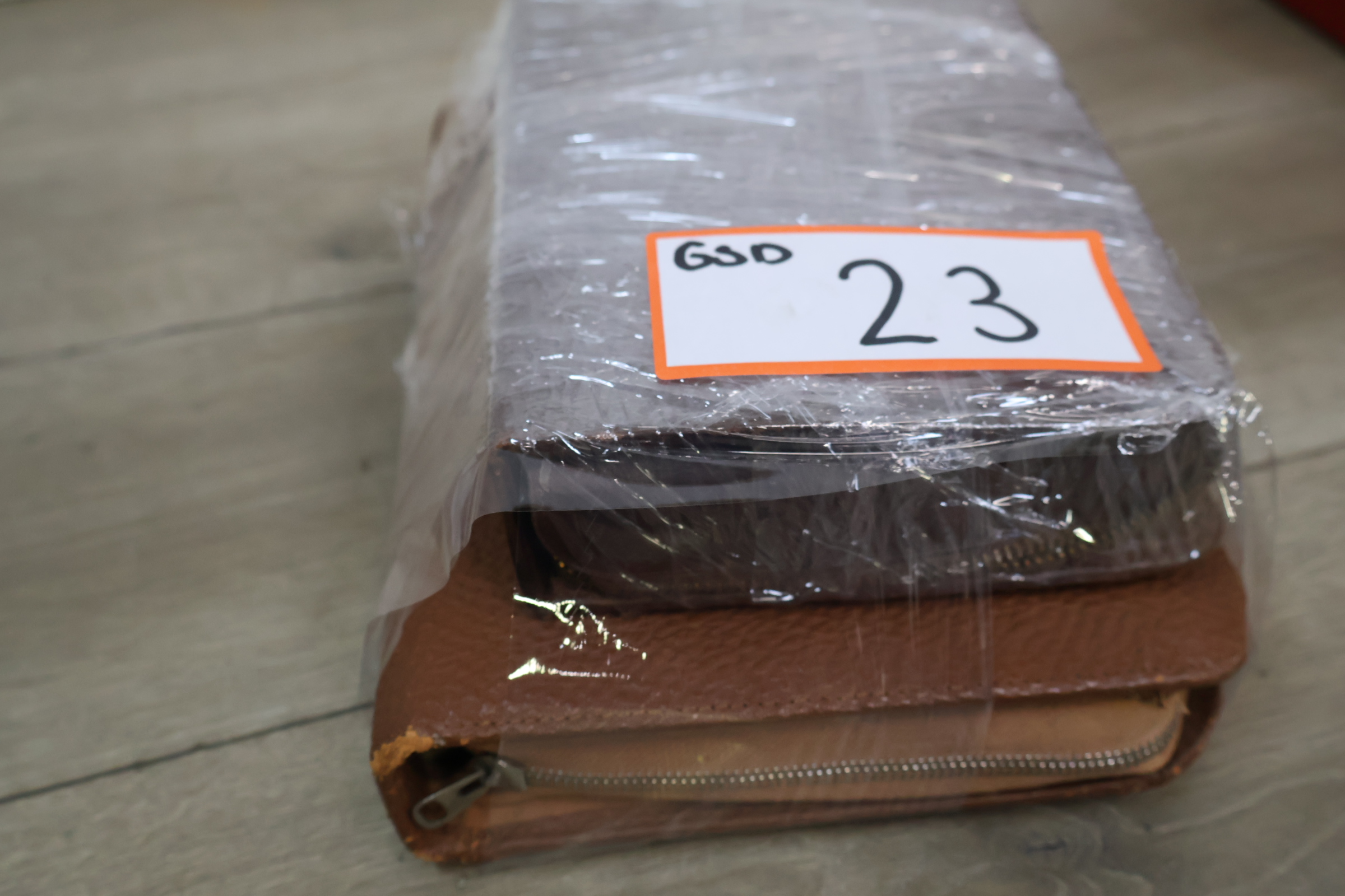 2 vintage reissetjes met verzorgingsaccessoires – foto 17 – kavel bij GSD Auctions, Zoeterwoude