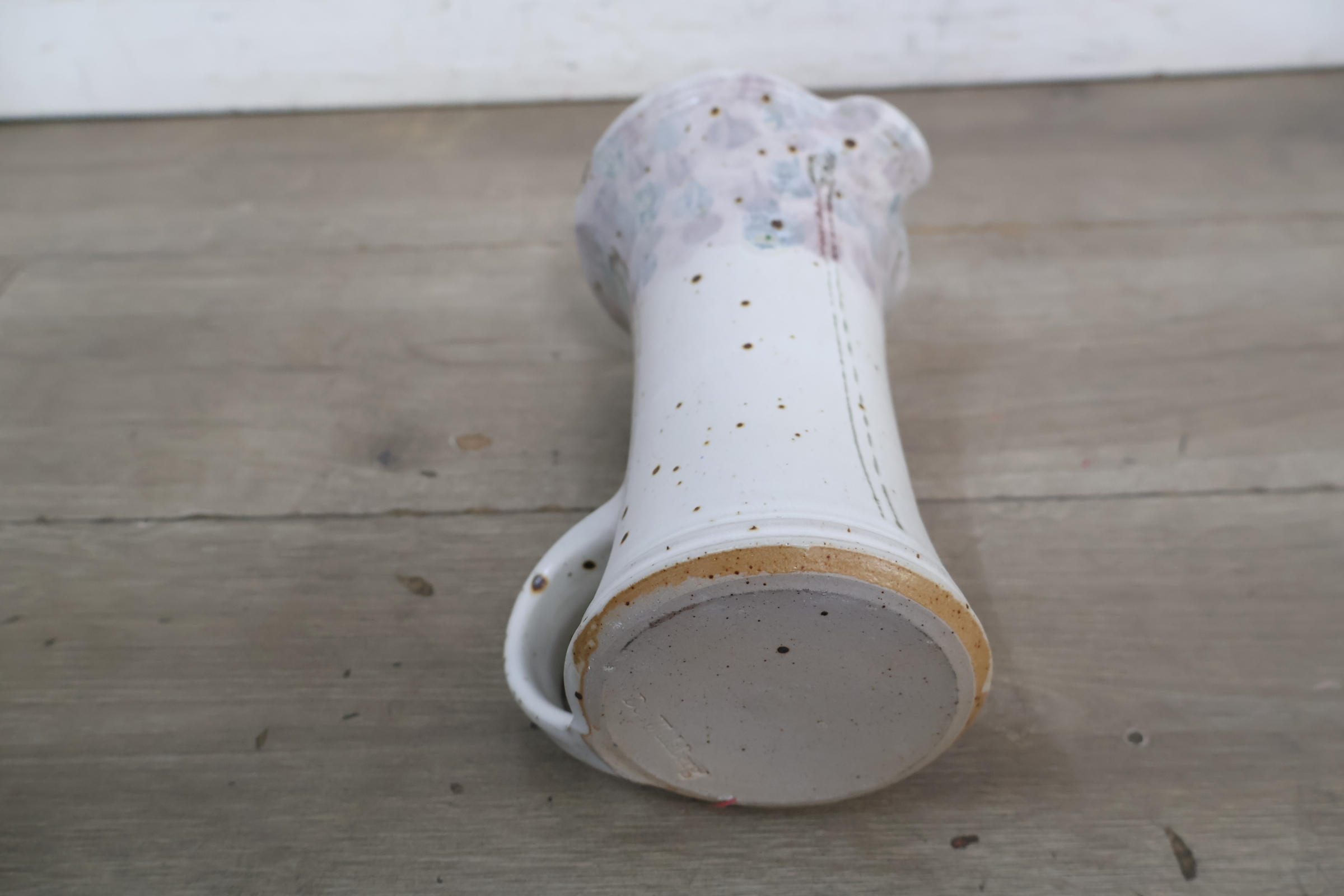 Keramische witte kan – foto 7 – kavel bij GSD Auctions, Zoeterwoude