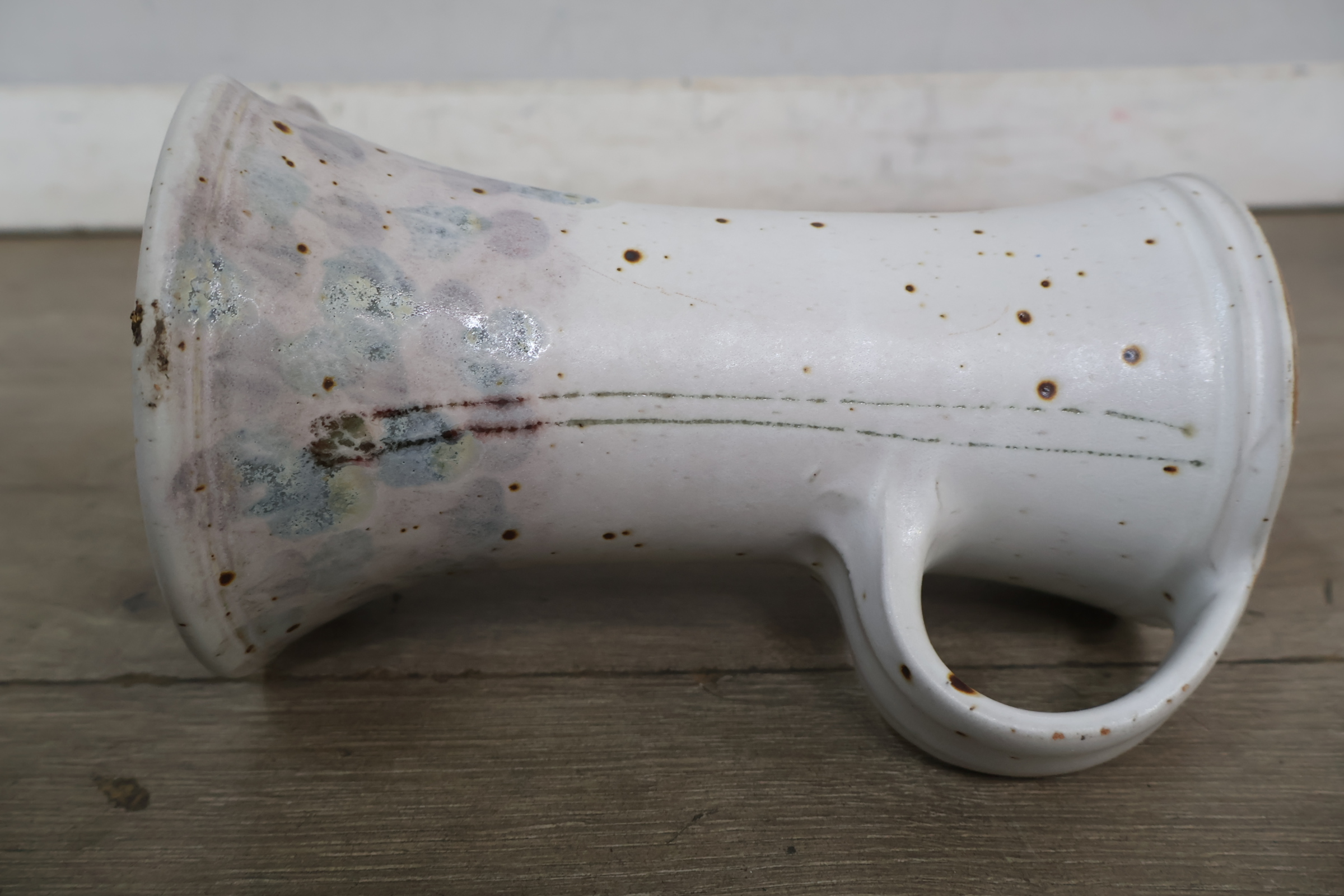 Keramische witte kan – foto 10 – kavel bij GSD Auctions, Zoeterwoude