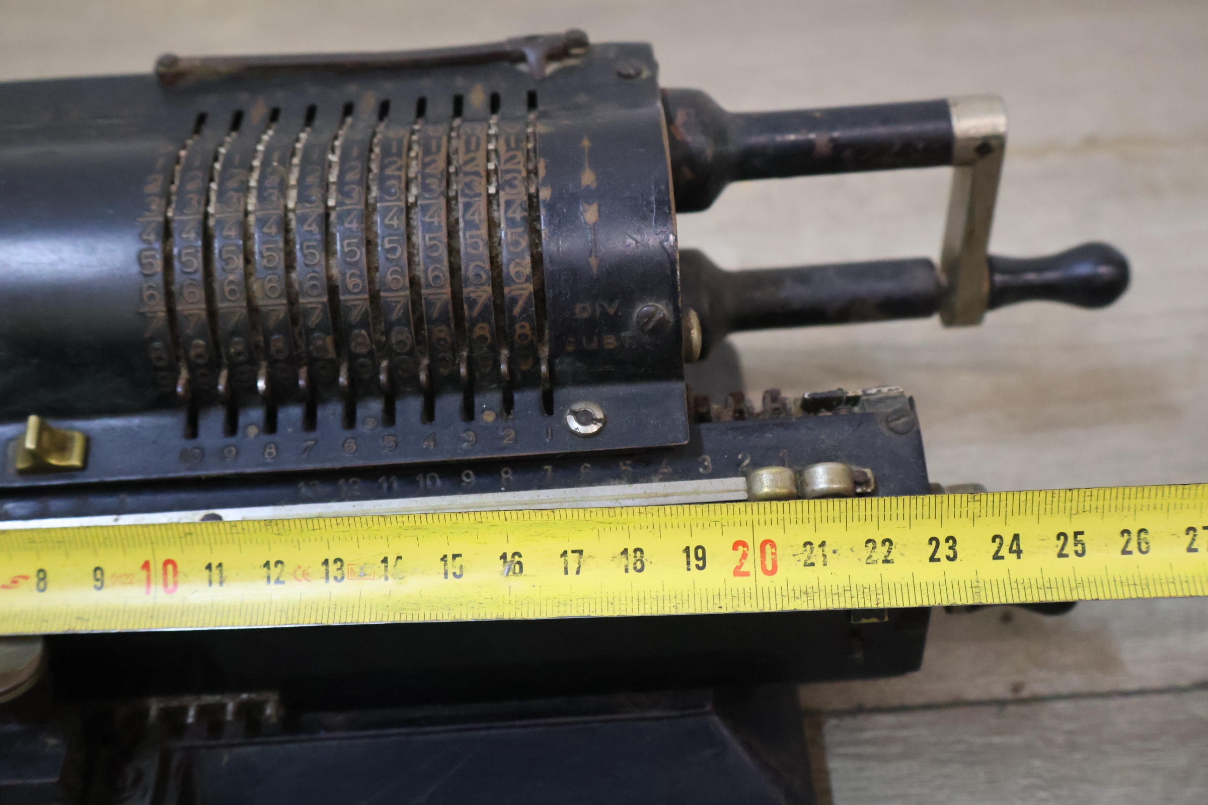 Antieke mechanische rekenmachine – foto 11 – kavel bij GSD Auctions, Zoeterwoude
