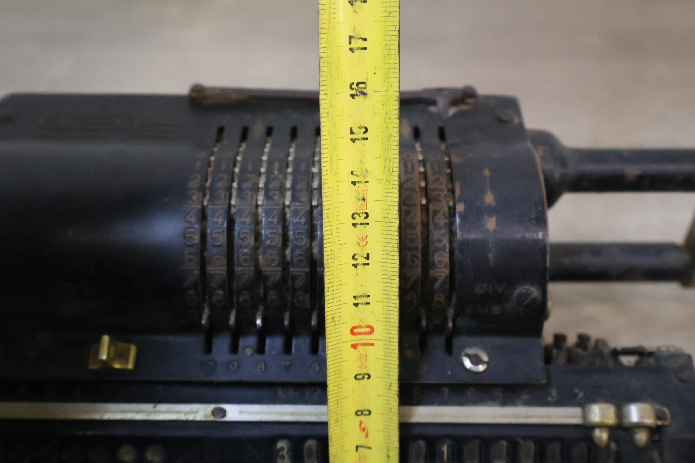 Antieke mechanische rekenmachine – foto 12 – kavel bij GSD Auctions, Zoeterwoude