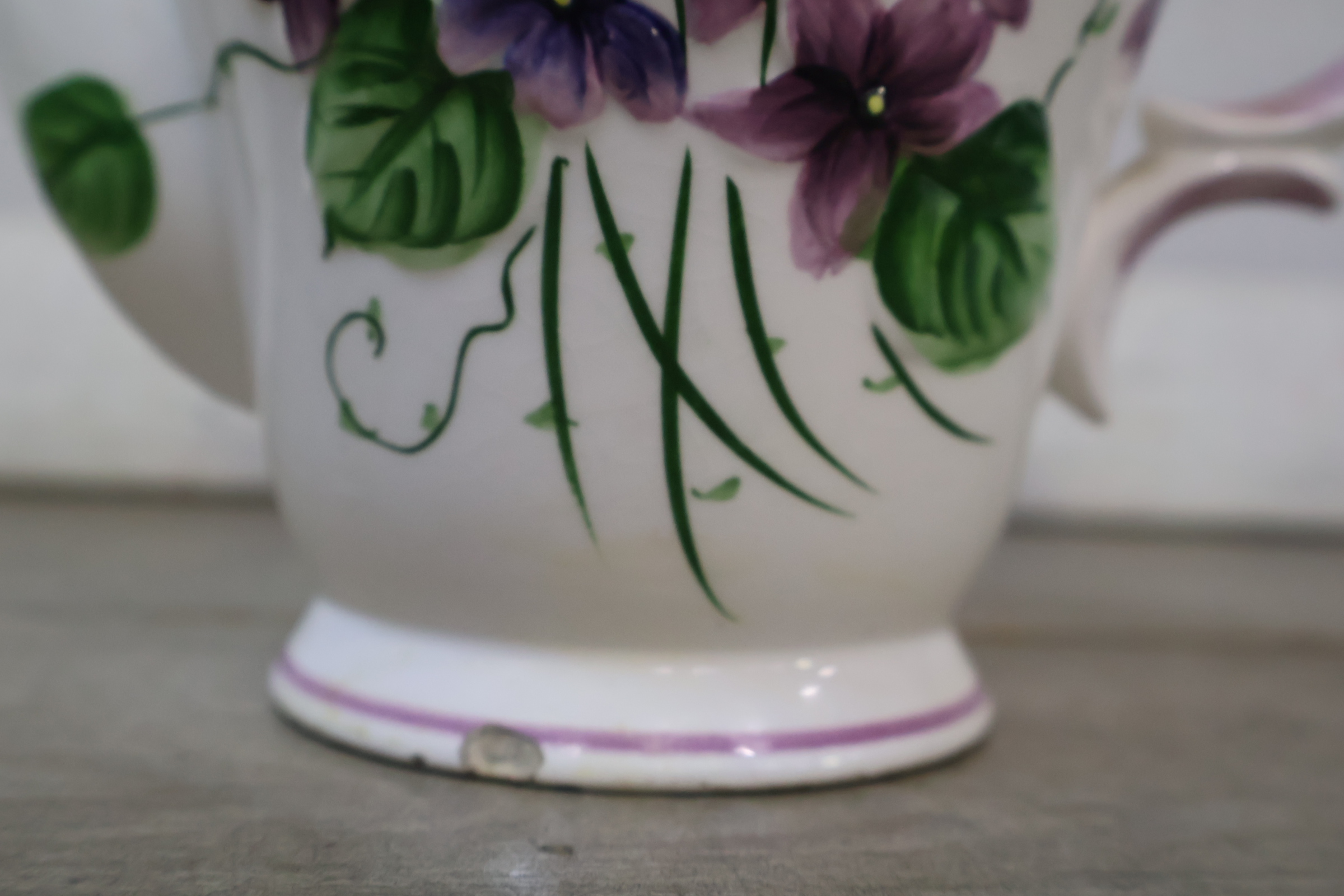Porseleinen theepot en bloempot – foto 5 – kavel bij GSD Auctions, Zoeterwoude