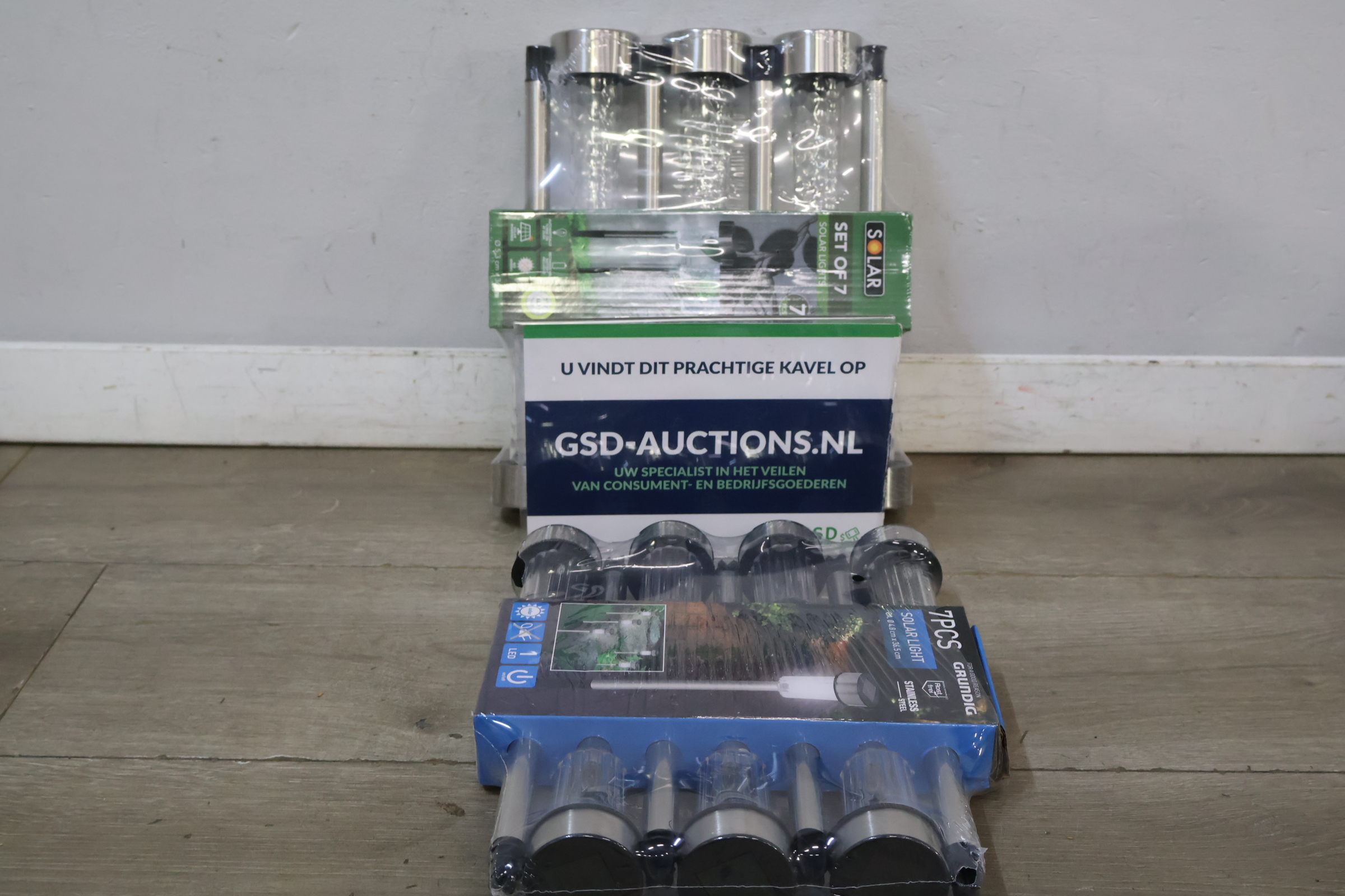 2 Sets van 7 Solar tuinlampen – foto 2 – kavel bij GSD Auctions, Zoeterwoude