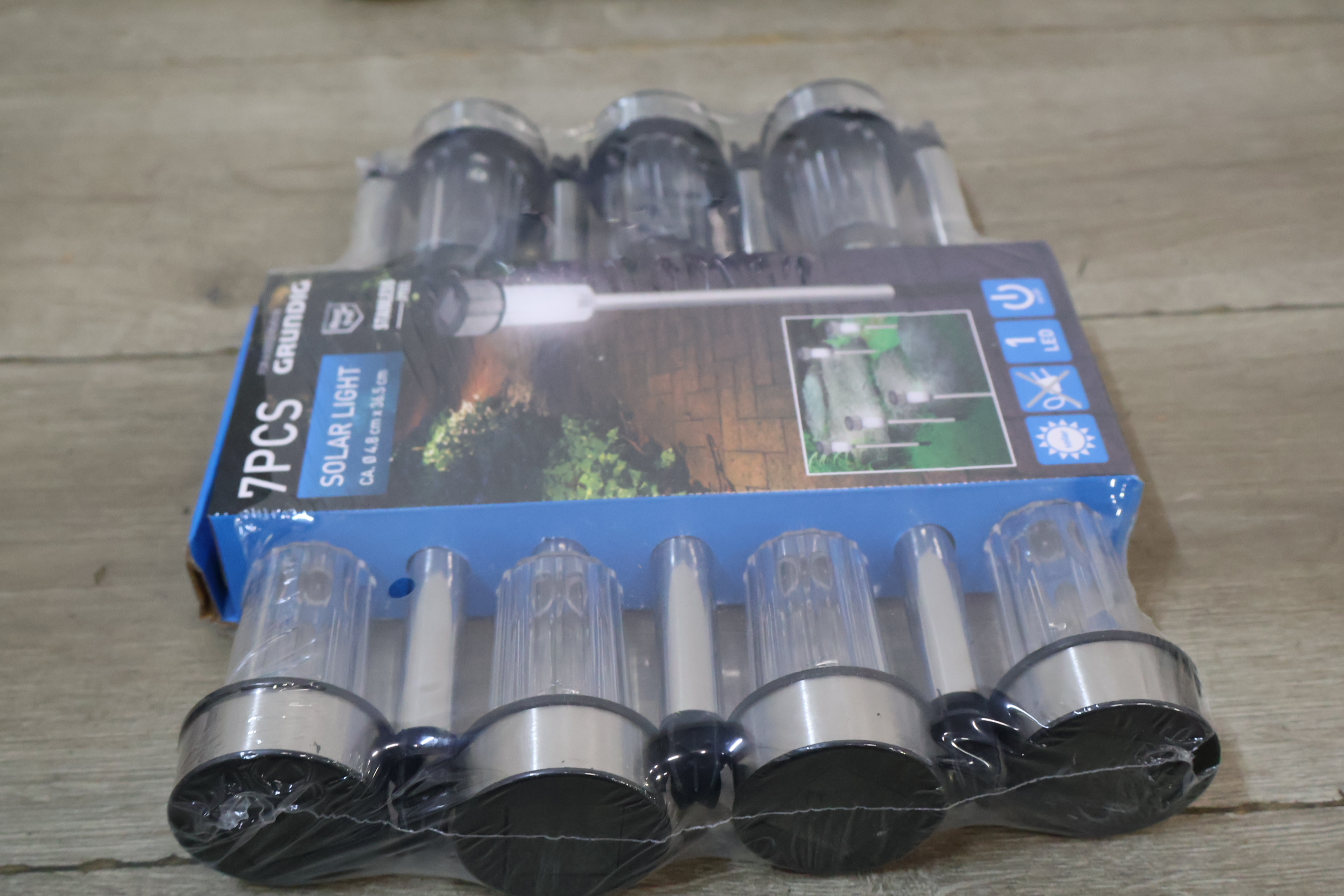 2 Sets van 7 Solar tuinlampen – foto 4 – kavel bij GSD Auctions, Zoeterwoude