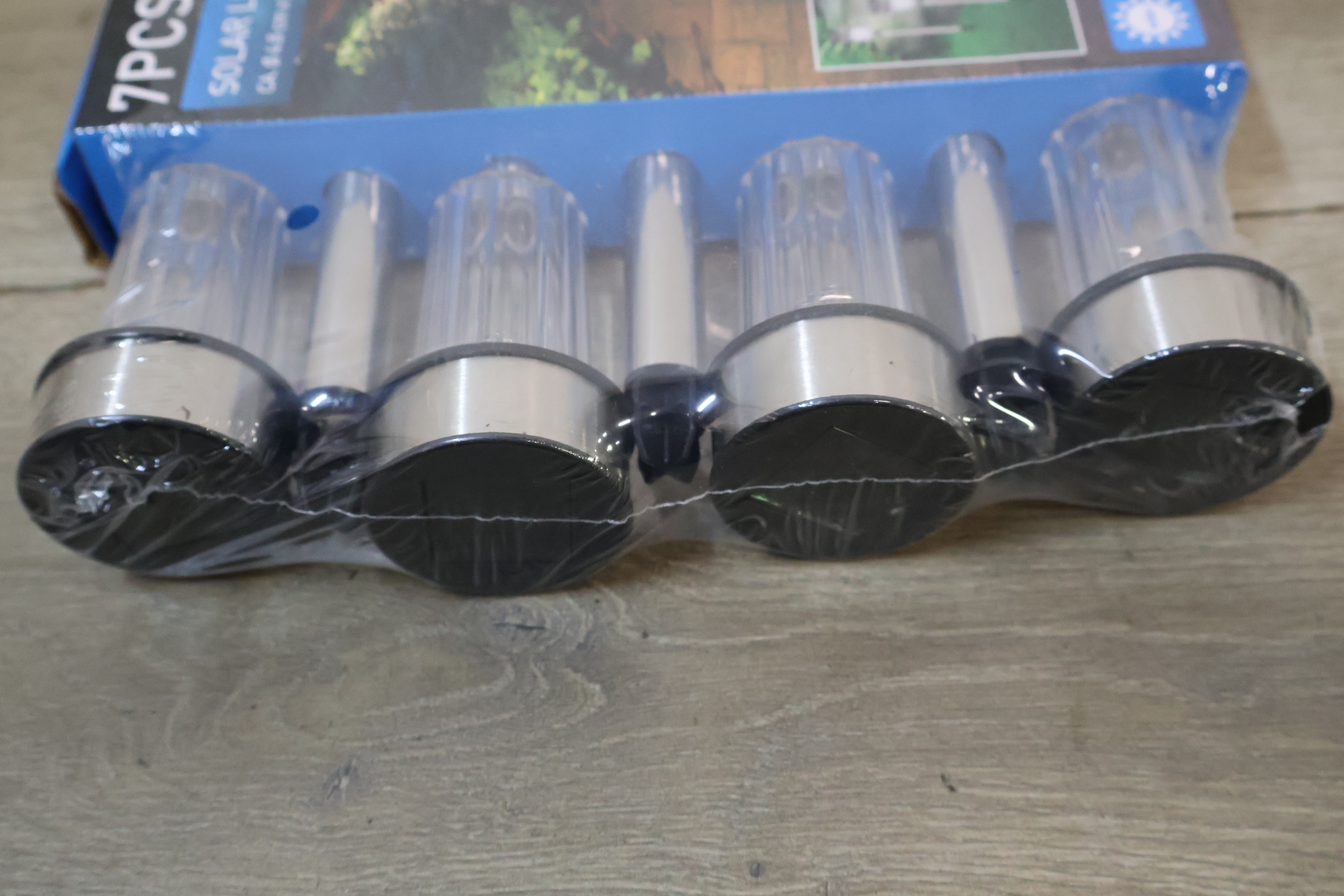 2 Sets van 7 Solar tuinlampen – foto 6 – kavel bij GSD Auctions, Zoeterwoude
