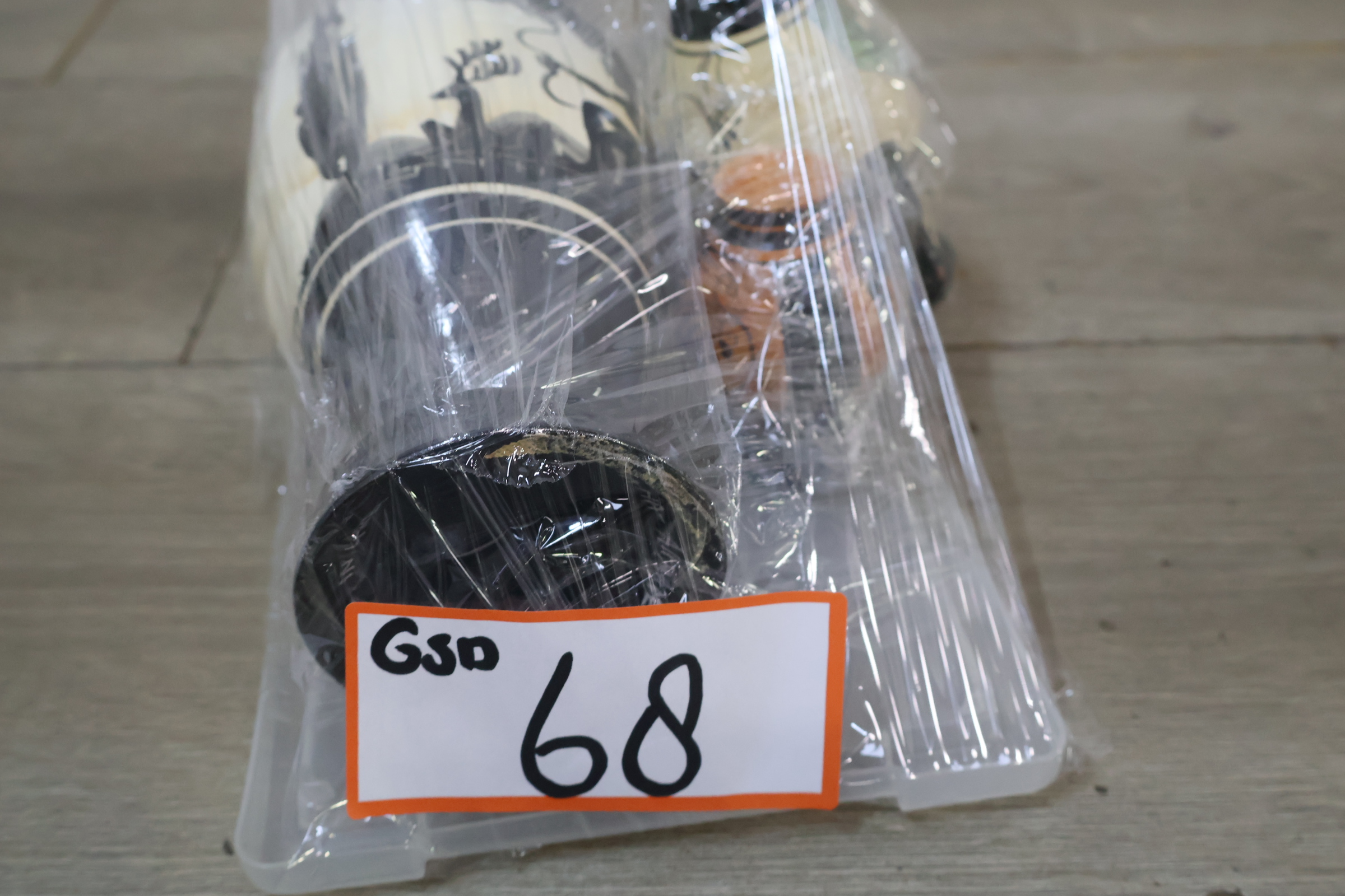 Set van drie Griekse vaasjes met klassieke motieven – foto 20 – kavel bij GSD Auctions, Zoeterwoude