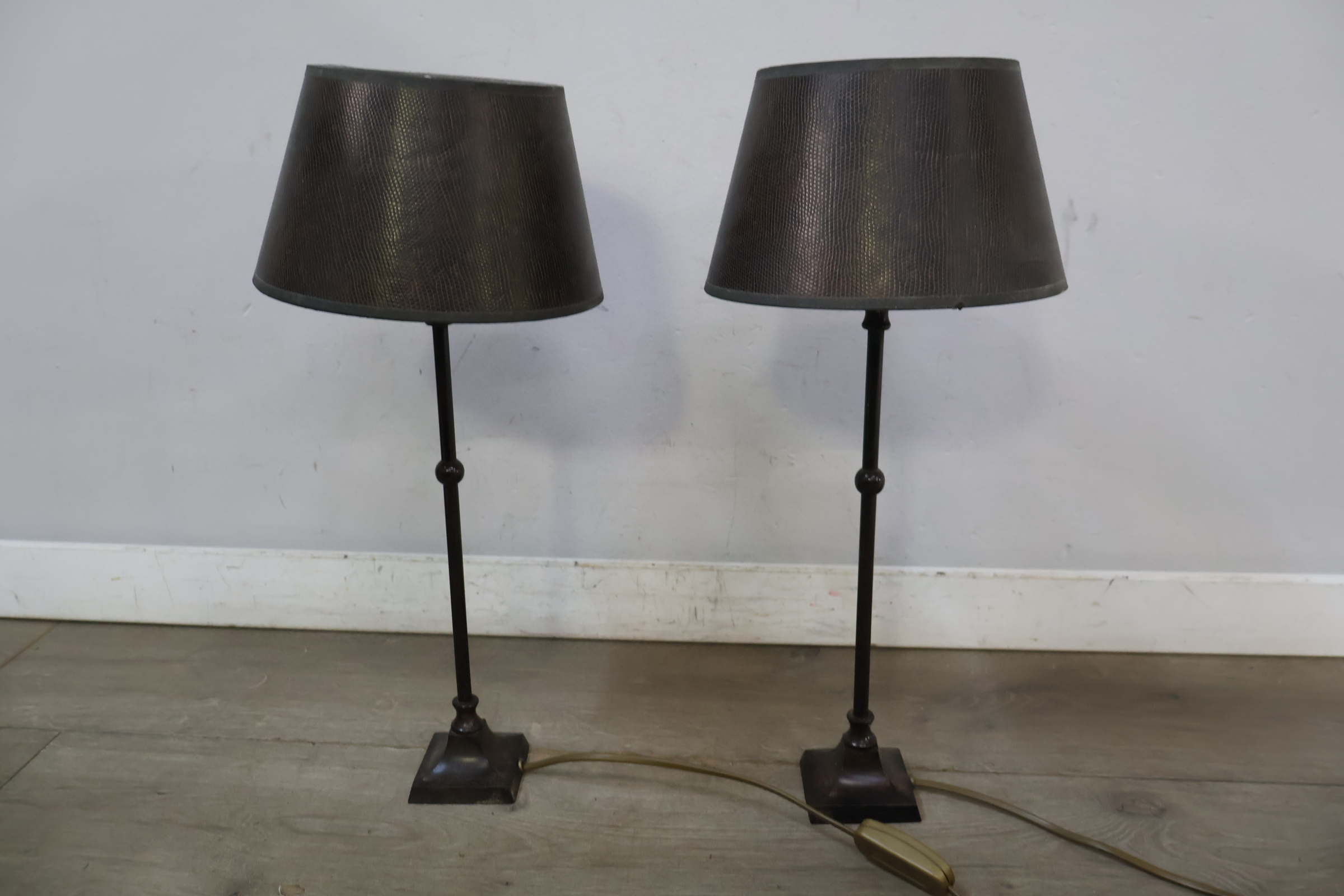 Set van 2 Klassieke Tafellampen – foto 3 – kavel bij GSD Auctions, Zoeterwoude
