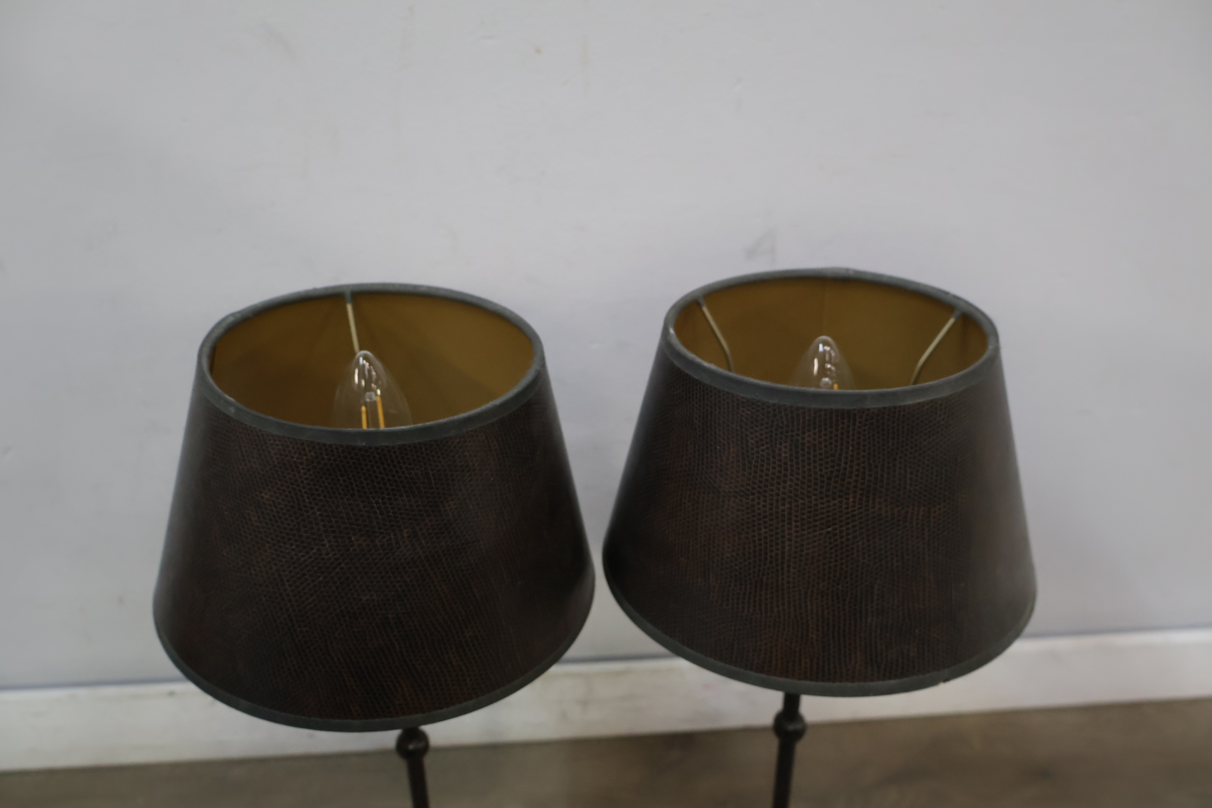 Set van 2 Klassieke Tafellampen – foto 7 – kavel bij GSD Auctions, Zoeterwoude