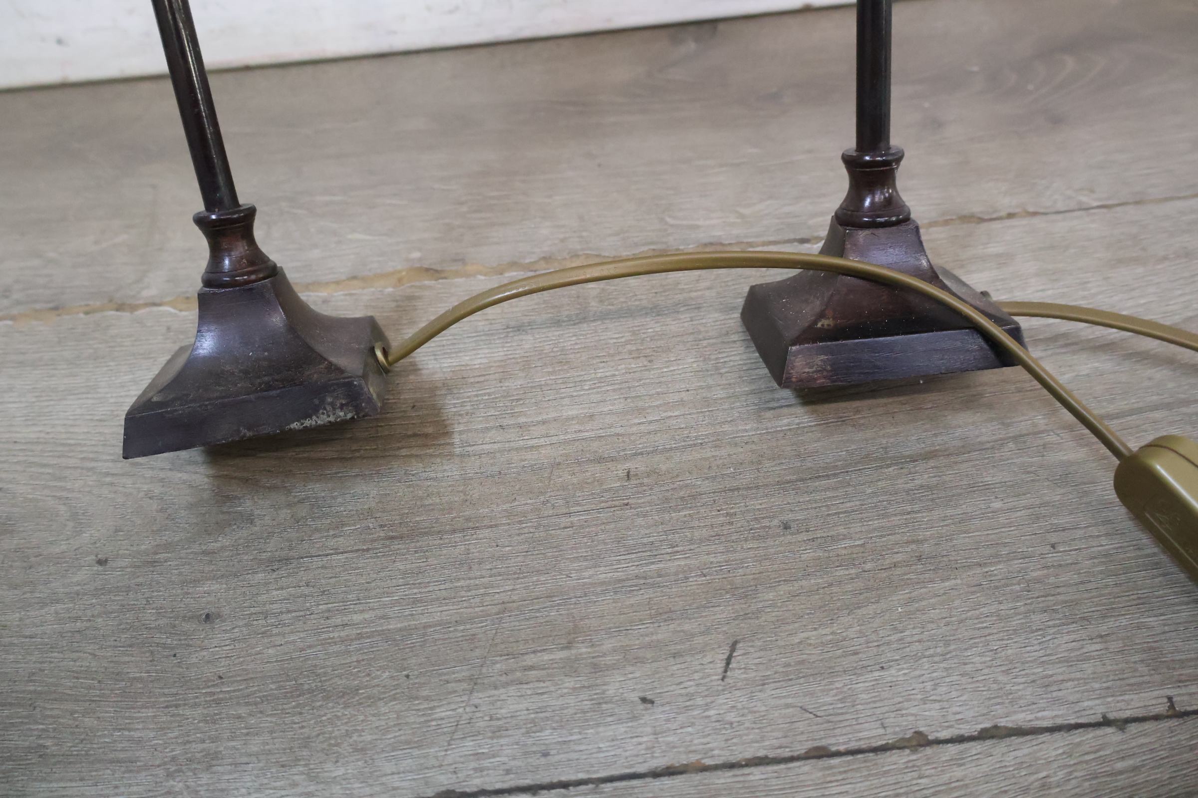 Set van 2 Klassieke Tafellampen – foto 9 – kavel bij GSD Auctions, Zoeterwoude