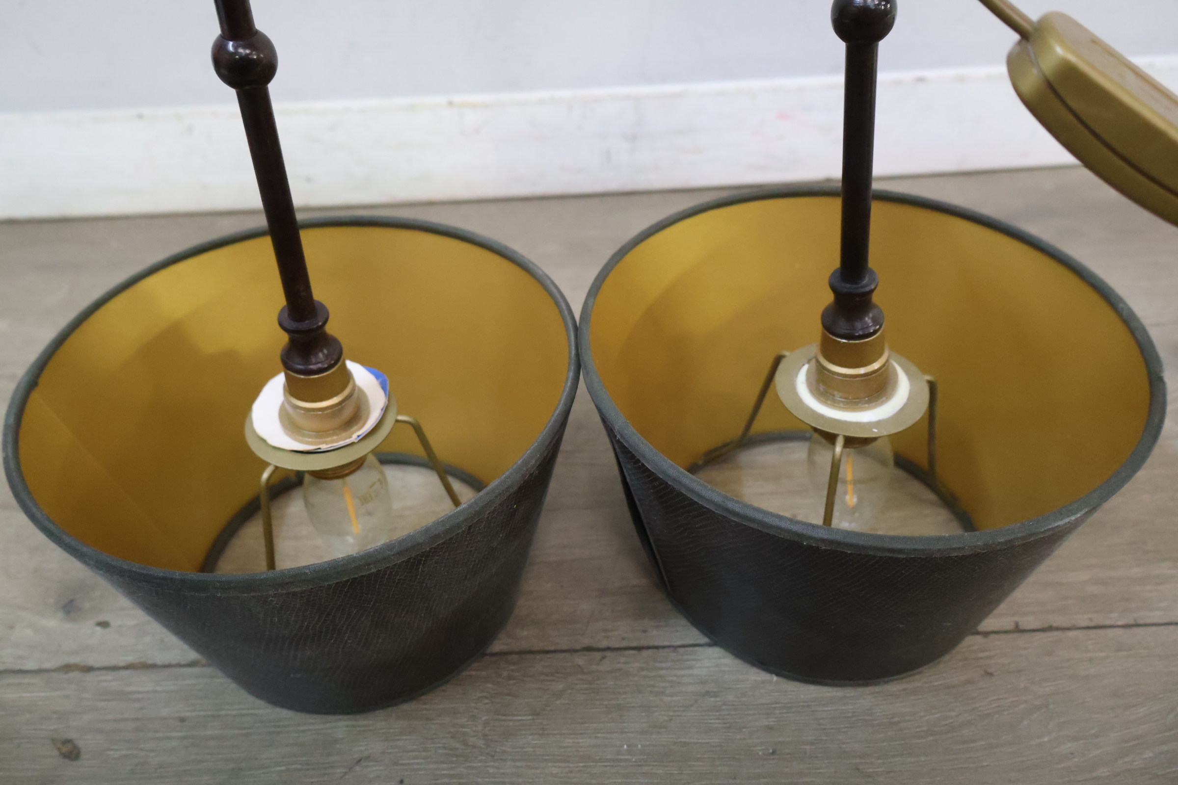 Set van 2 Klassieke Tafellampen – foto 12 – kavel bij GSD Auctions, Zoeterwoude