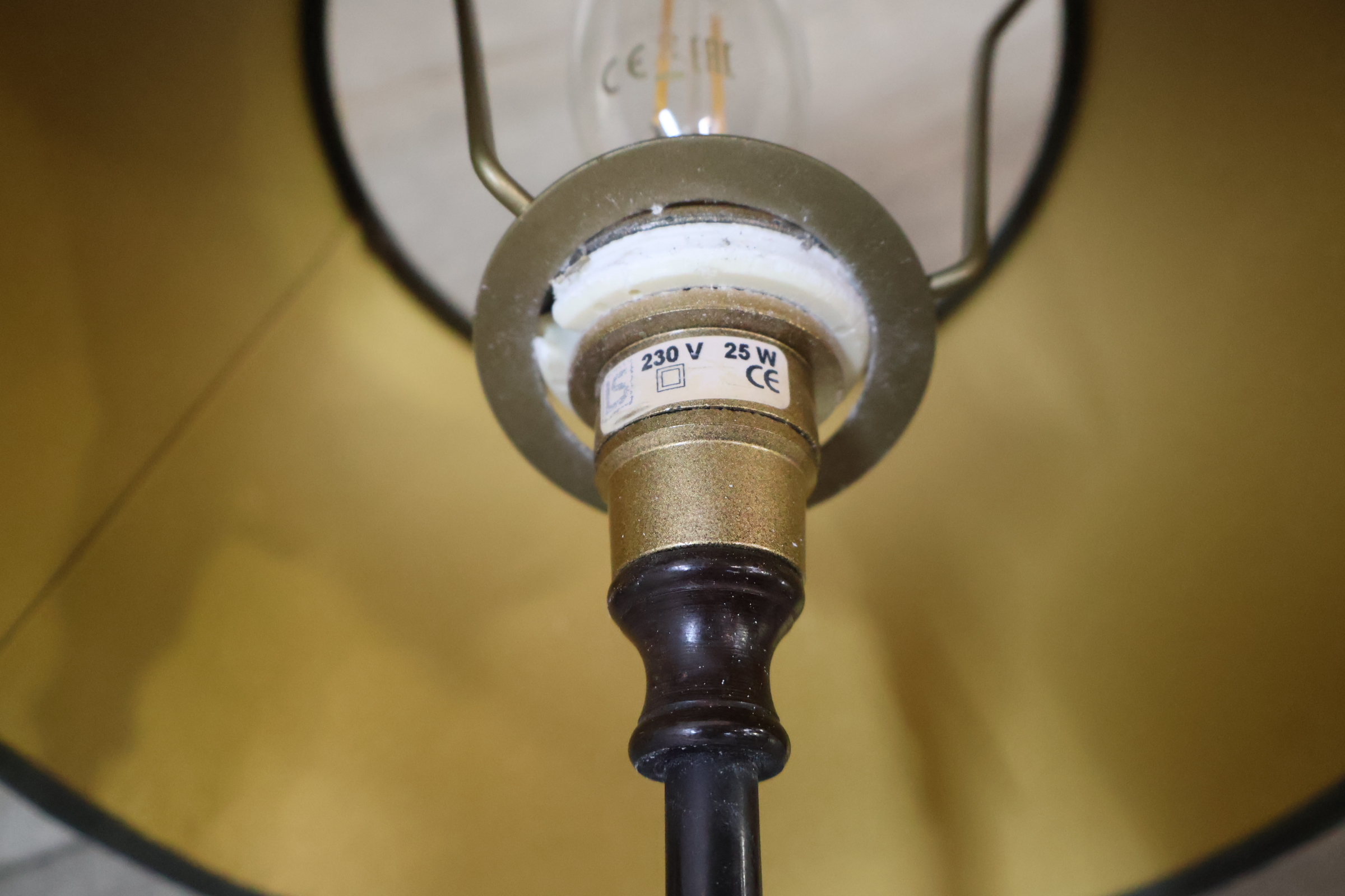 Set van 2 Klassieke Tafellampen – foto 13 – kavel bij GSD Auctions, Zoeterwoude