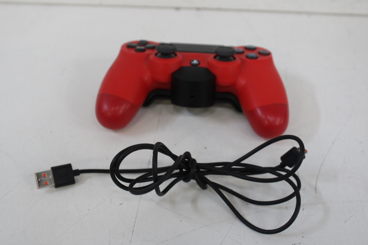 Racestuur pedalen, controller en netwerk switch – foto 8 – kavel bij GSD Auctions, Zoeterwoude