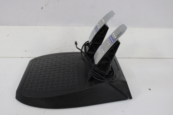 Racestuur pedalen, controller en netwerk switch – foto 16 – kavel bij GSD Auctions, Zoeterwoude
