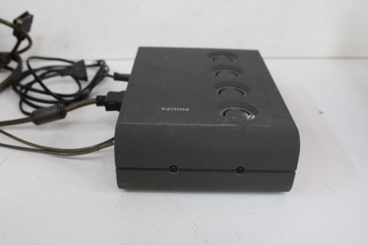 Philips set met luidsprekers en audio unit – foto 8 – kavel bij GSD Auctions, Zoeterwoude