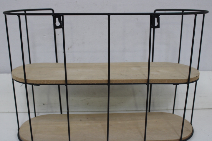 Wandrek met metalen frame en houten planken – foto 9 – kavel bij GSD Auctions, Zoeterwoude