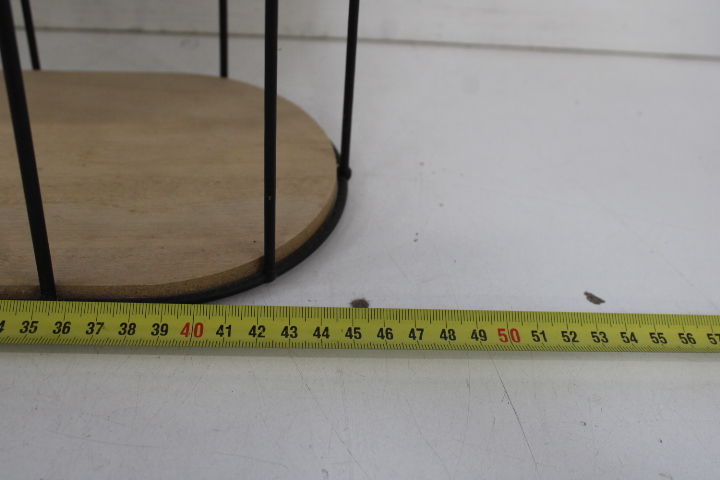 Wandrek met metalen frame en houten planken – foto 13 – kavel bij GSD Auctions, Zoeterwoude
