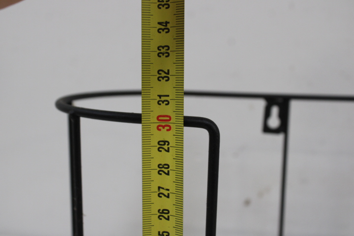 Wandrek met metalen frame en houten planken – foto 15 – kavel bij GSD Auctions, Zoeterwoude