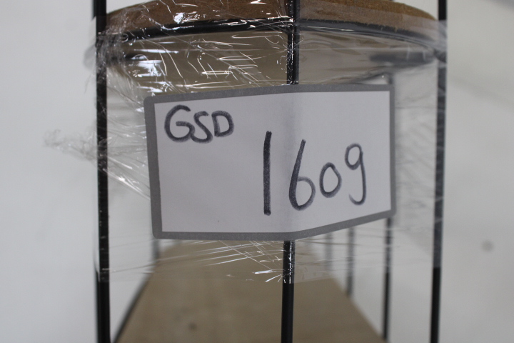 Wandrek met metalen frame en houten planken – foto 16 – kavel bij GSD Auctions, Zoeterwoude