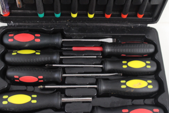 Set schroevendraaiers en dopsleutelset – foto 19 – kavel bij GSD Auctions, Zoeterwoude