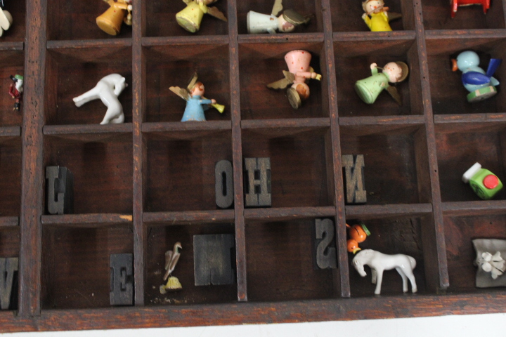 Houten letterkast met kleine vakjes – foto 8 – kavel bij GSD Auctions, Zoeterwoude