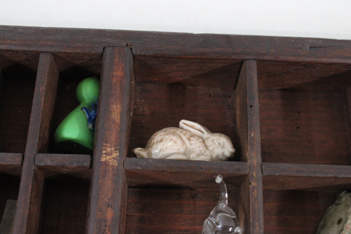 Houten letterkast met kleine vakjes – foto 13 – kavel bij GSD Auctions, Zoeterwoude