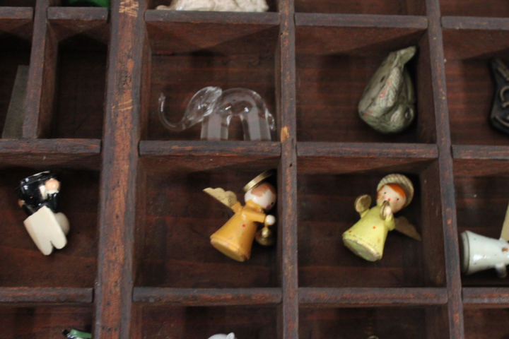 Houten letterkast met kleine vakjes – foto 14 – kavel bij GSD Auctions, Zoeterwoude