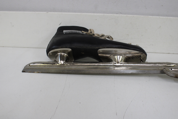 Viking schaatsen (noren) met beschermers – foto 11 – kavel bij GSD Auctions, Zoeterwoude