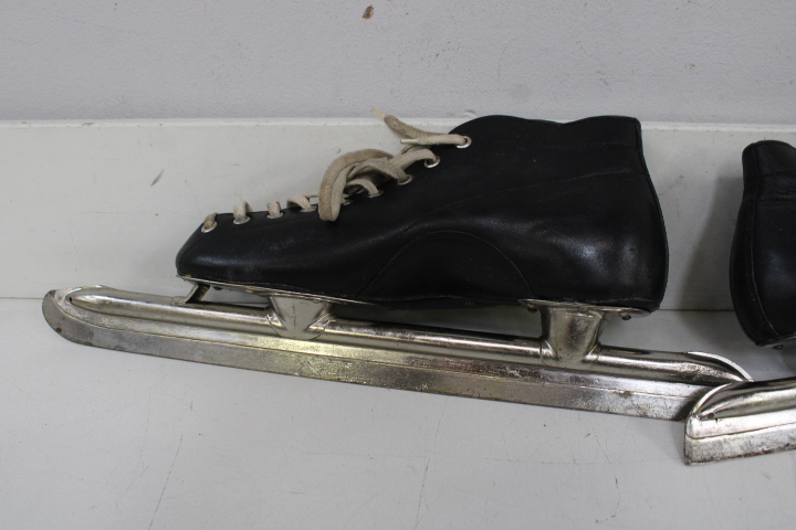 Viking schaatsen (noren) met beschermers – foto 16 – kavel bij GSD Auctions, Zoeterwoude