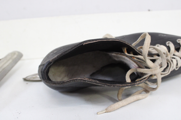 Viking schaatsen (noren) met beschermers – foto 19 – kavel bij GSD Auctions, Zoeterwoude