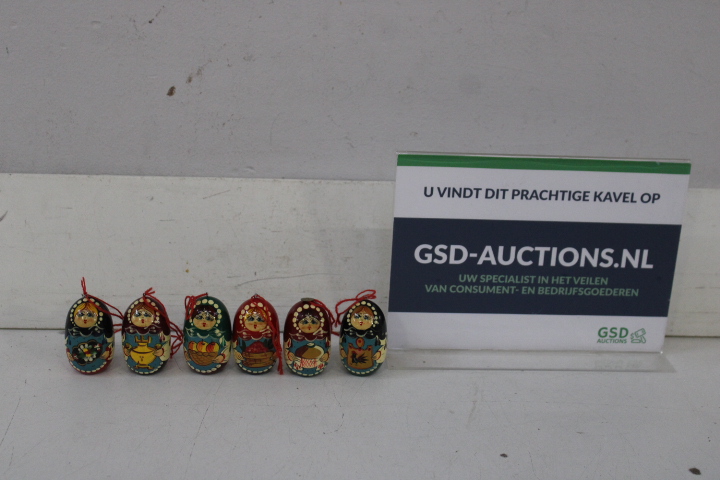 Set van 7 Matroesjka poppetjes – foto 2 – kavel bij GSD Auctions, Zoeterwoude