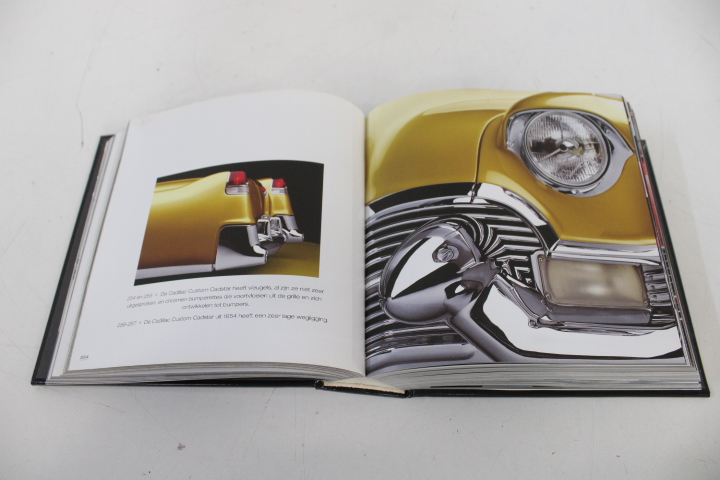 Boek 'Auto's' met rode sportwagen afbeelding – foto 6 – kavel bij GSD Auctions, Zoeterwoude