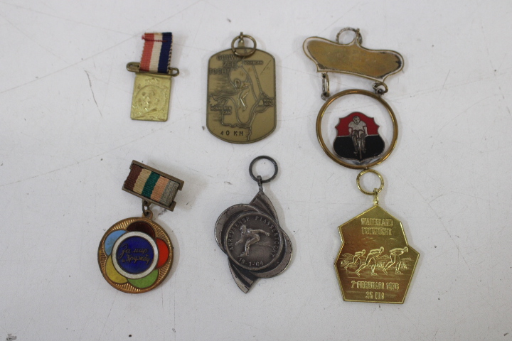 Verzameling medailles en speldjes – foto 9 – kavel bij GSD Auctions, Zoeterwoude