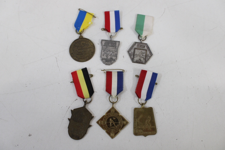 Verzameling medailles en speldjes – foto 10 – kavel bij GSD Auctions, Zoeterwoude