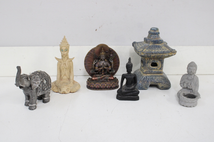 Set van zes decoratieve Aziatische beelden en pagode – foto 4 – kavel bij GSD Auctions, Zoeterwoude