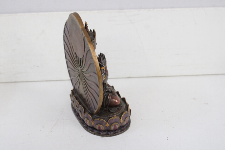 Set van zes decoratieve Aziatische beelden en pagode – foto 13 – kavel bij GSD Auctions, Zoeterwoude
