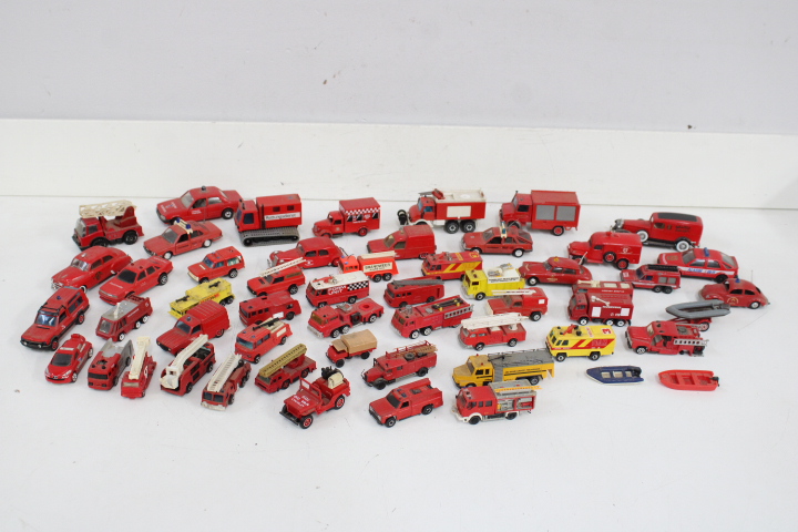 Verzameling oude speelgoedauto's en brandweerwagens – foto 3 – kavel bij GSD Auctions, Zoeterwoude