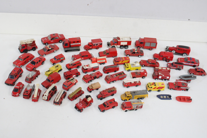 Verzameling oude speelgoedauto's en brandweerwagens – foto 4 – kavel bij GSD Auctions, Zoeterwoude
