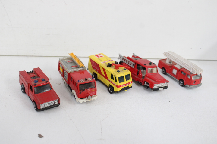 Verzameling oude speelgoedauto's en brandweerwagens – foto 7 – kavel bij GSD Auctions, Zoeterwoude