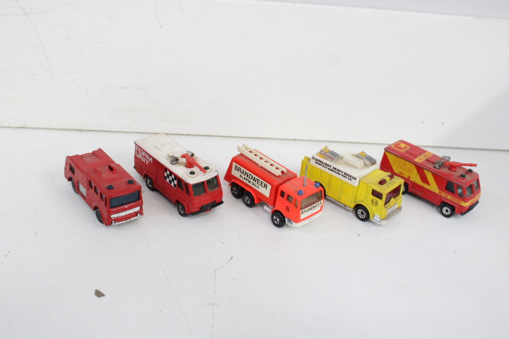 Verzameling oude speelgoedauto's en brandweerwagens – foto 11 – kavel bij GSD Auctions, Zoeterwoude