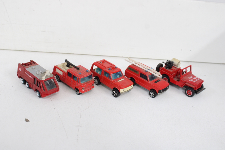 Verzameling oude speelgoedauto's en brandweerwagens – foto 13 – kavel bij GSD Auctions, Zoeterwoude