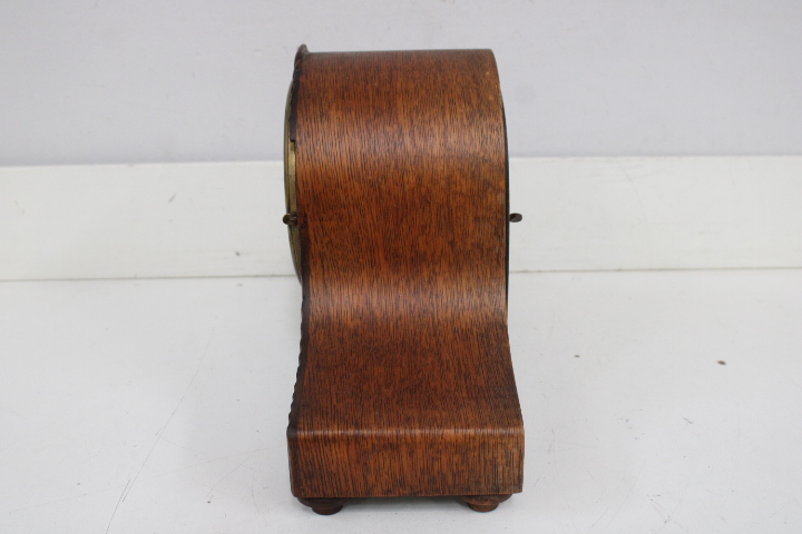 Houten schouwklok met klassieke wijzerplaat – foto 11 – kavel bij GSD Auctions, Zoeterwoude
