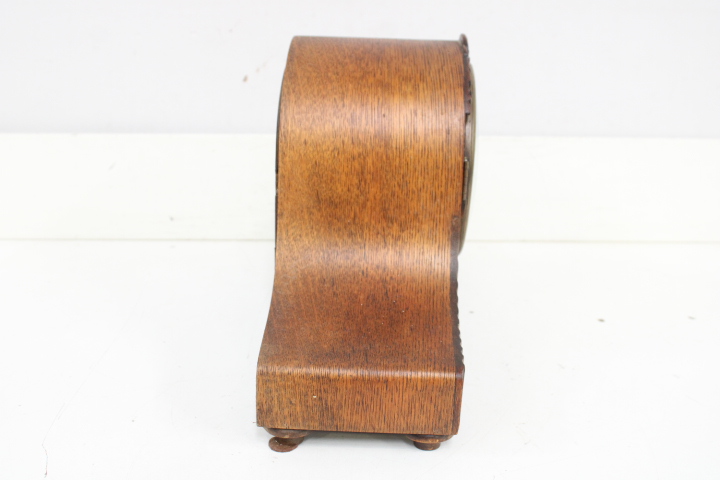 Houten schouwklok met klassieke wijzerplaat – foto 17 – kavel bij GSD Auctions, Zoeterwoude