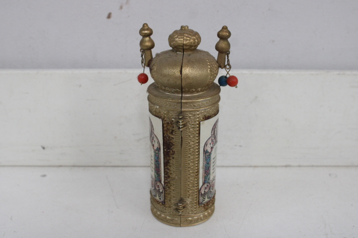 Decoratief joods tafereel met kroon en kalender – foto 5 – kavel bij GSD Auctions, Zoeterwoude
