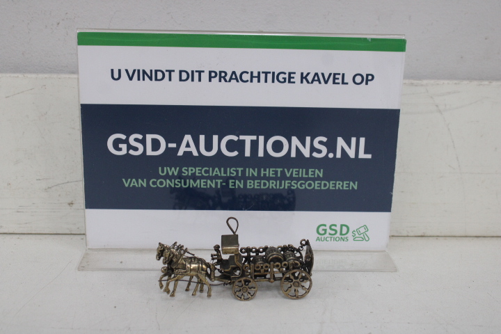 Klein metalen beeld koets met paarden – foto 2 – kavel bij GSD Auctions, Zoeterwoude