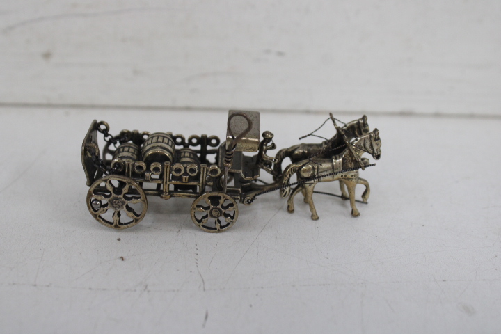 Klein metalen beeld koets met paarden – foto 7 – kavel bij GSD Auctions, Zoeterwoude