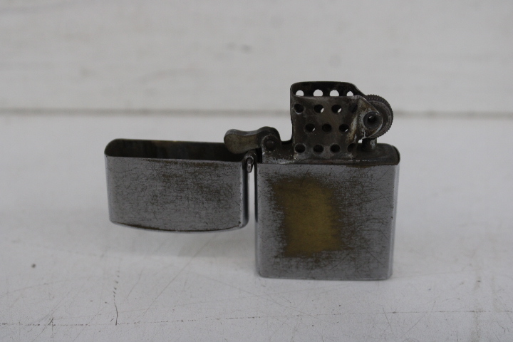 Set van 5 verschillende aanstekers – foto 10 – kavel bij GSD Auctions, Zoeterwoude